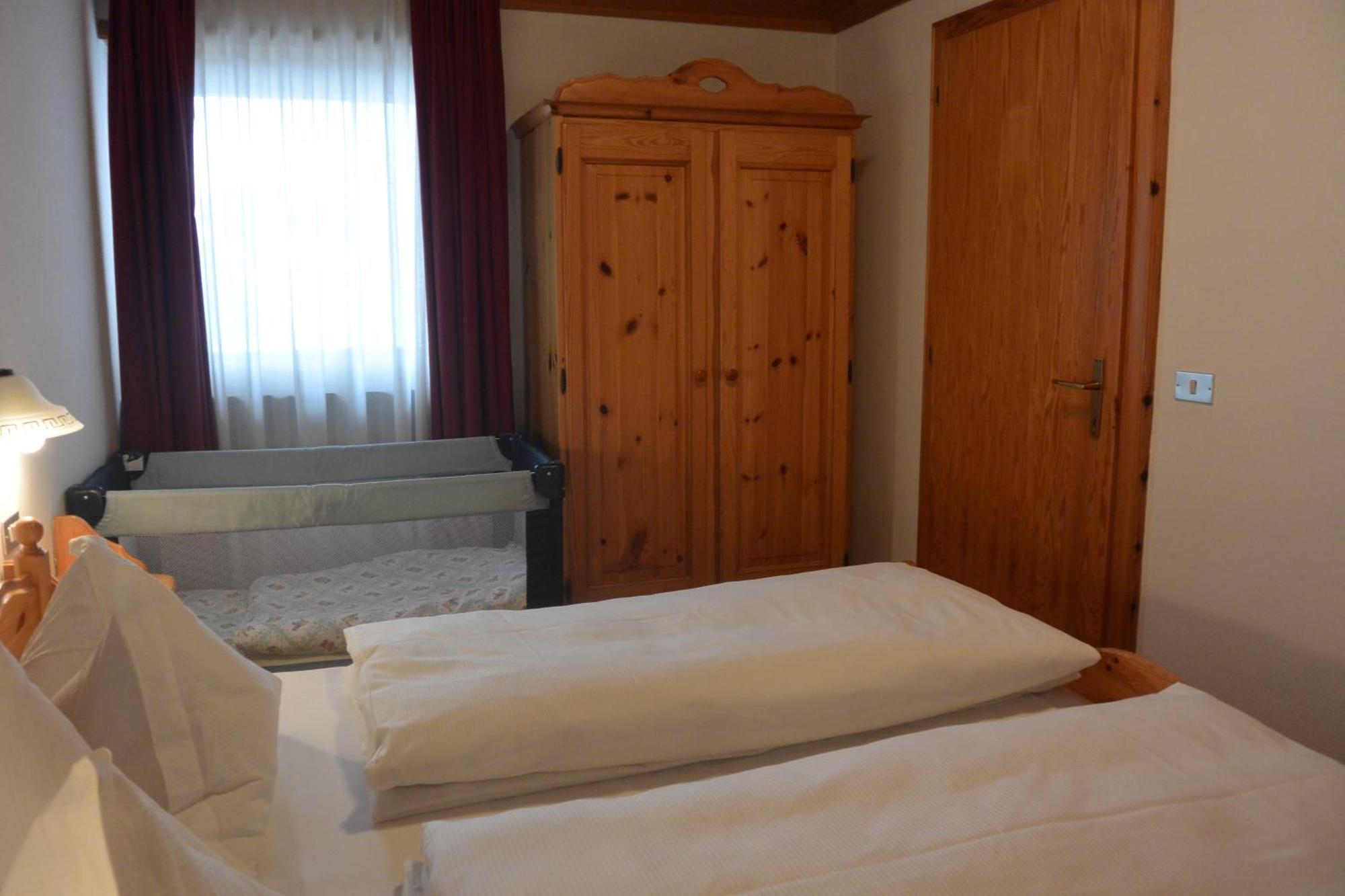 Apartments Antares Colfosco Room photo
